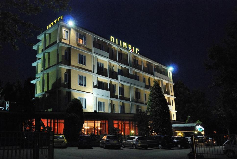 Hotel Olimpic Castel Maggiore Exteriör bild